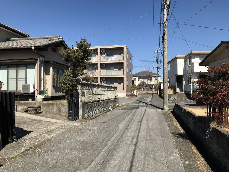 前面道路　東側