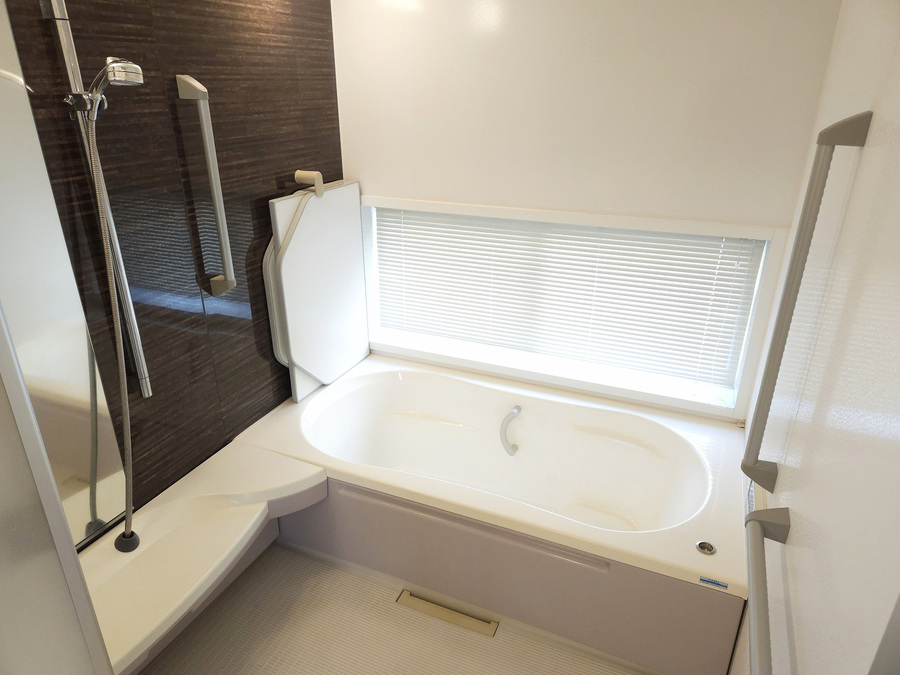浴室は1.25坪タイプを採用し、ゆったりとくつろげる空間に。
