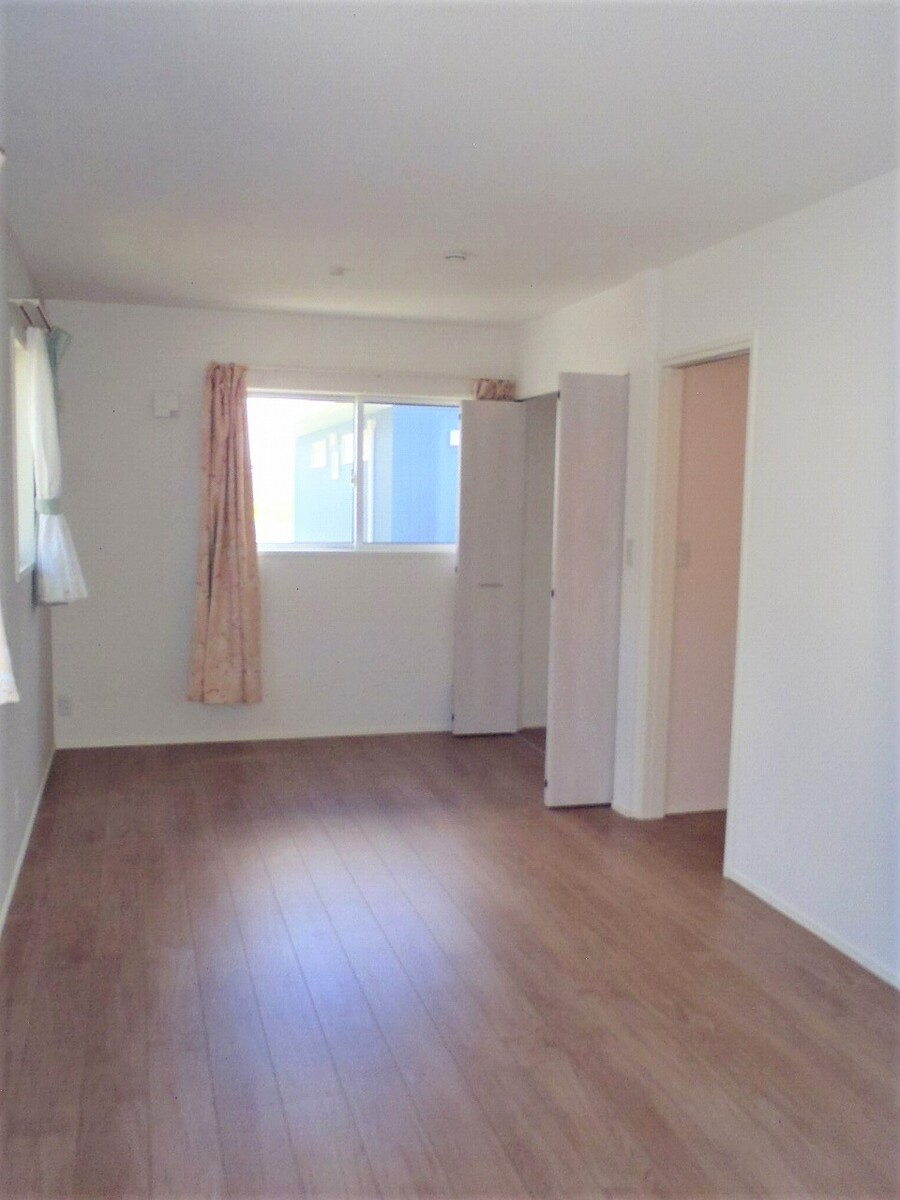 2F 2ドア1ルーム　別途工事で２部屋に改装可