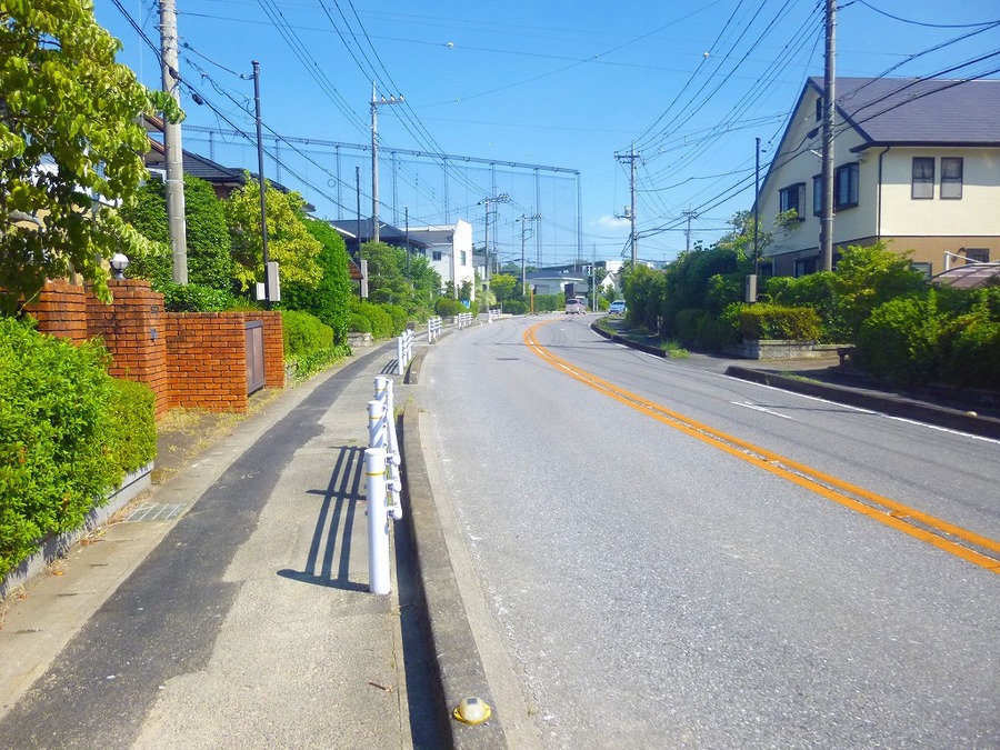 両側歩道付きで幅員12ｍの前面道路