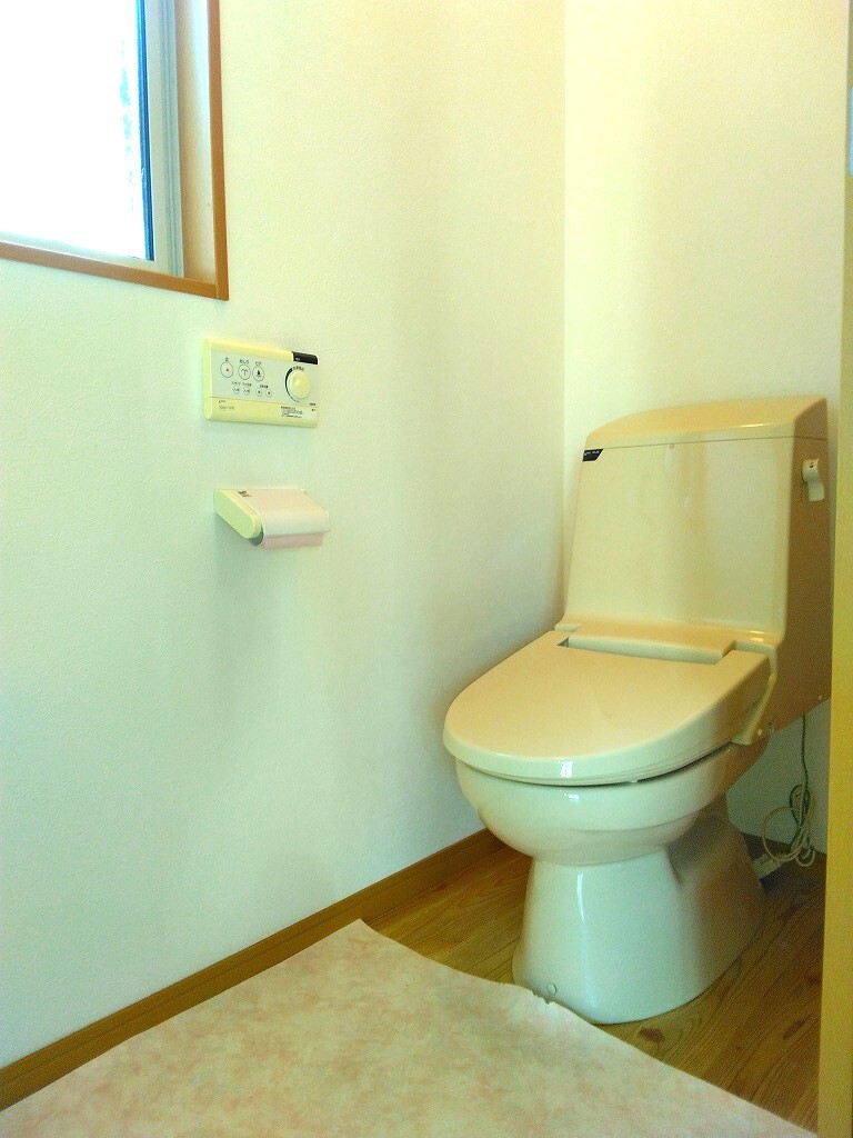 トイレ（2010年交換済み）
