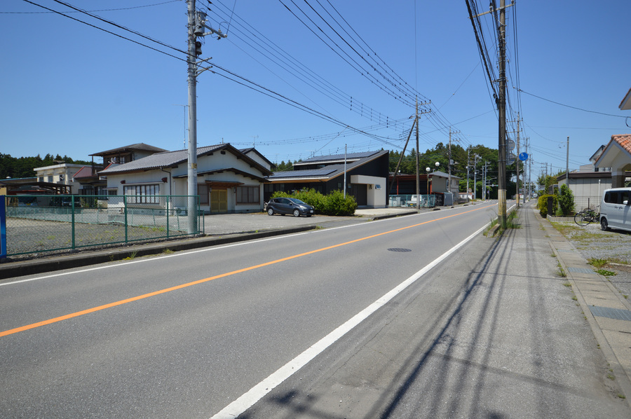 前面道路写真（前面道路には歩道各2.5ｍがあります）