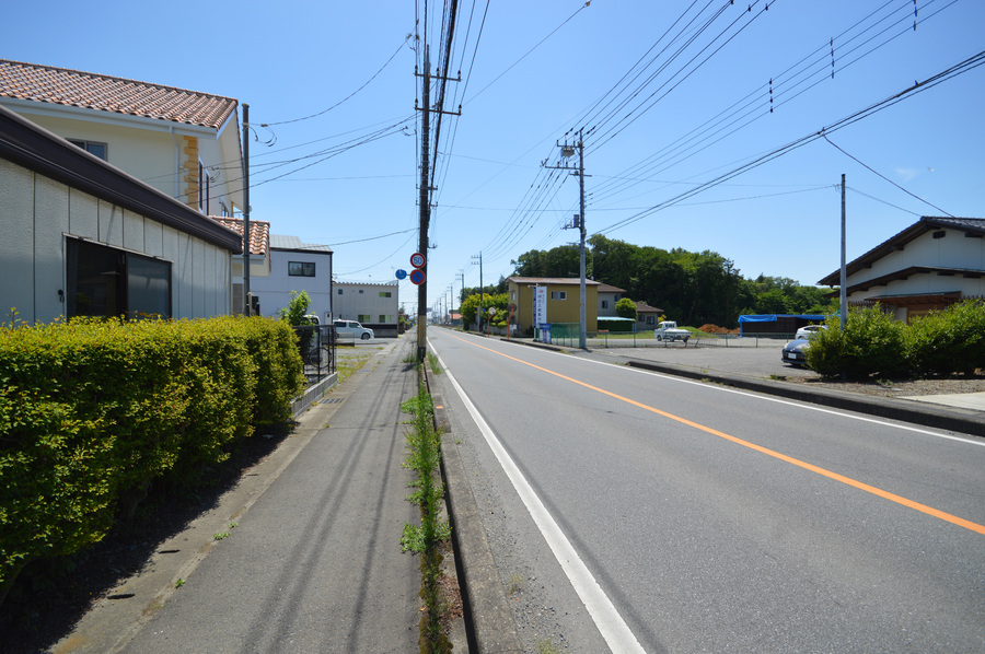 前面道路写真（前面道路には歩道各2.5ｍがあります）