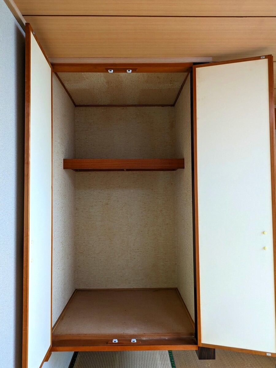 1F　和室　6帖　押入れ