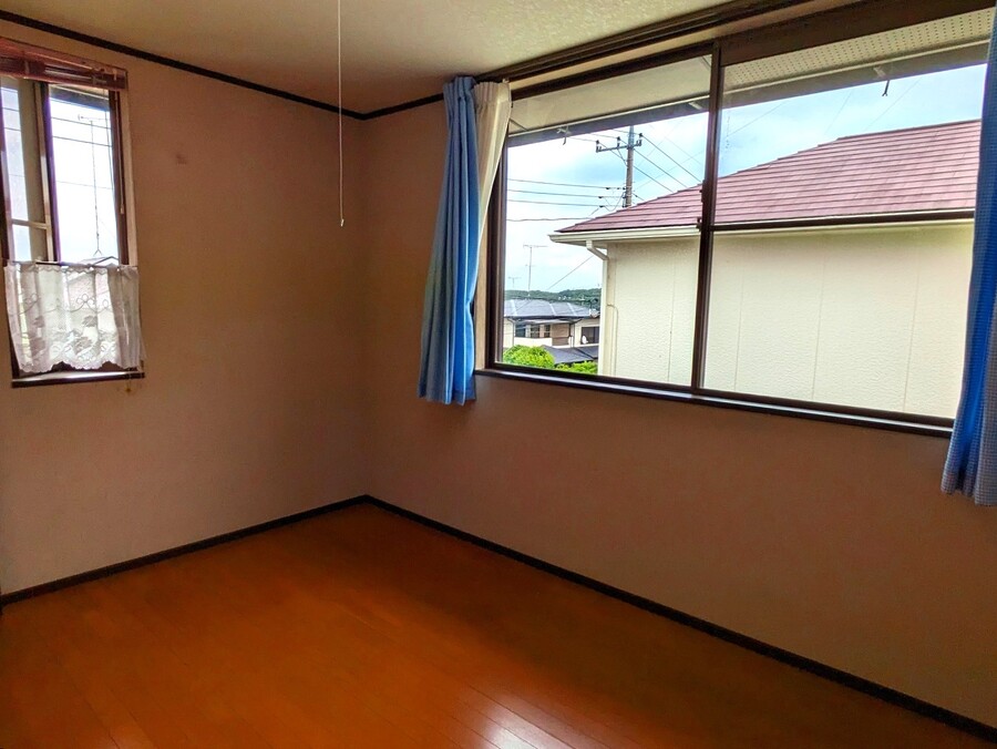 2F　南東洋室
