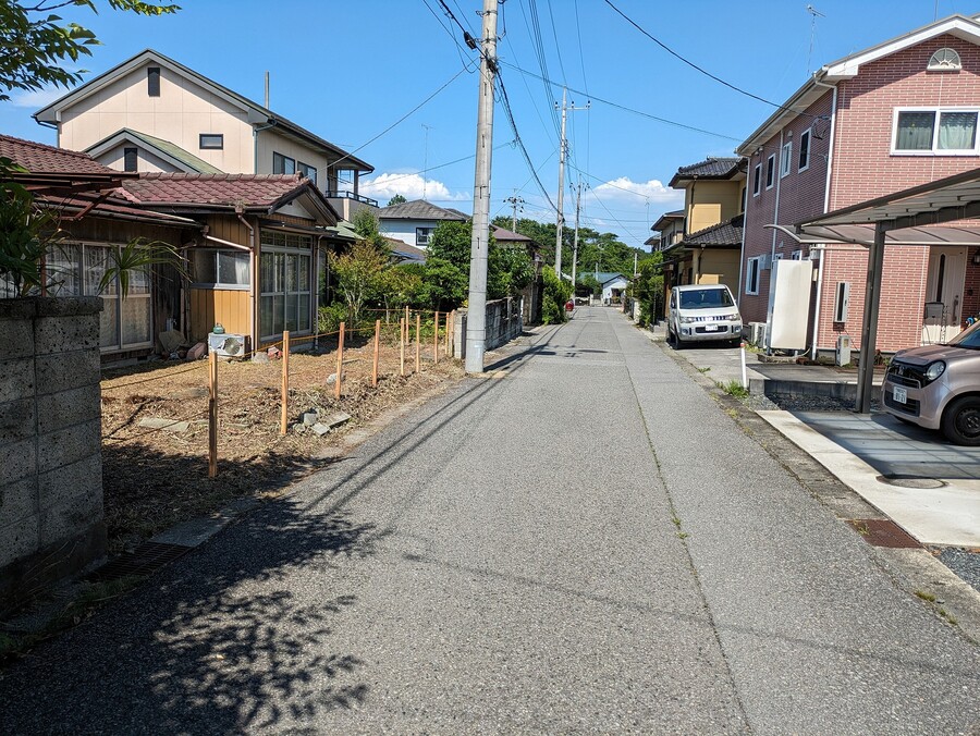 前面道路　南側約5ｍ