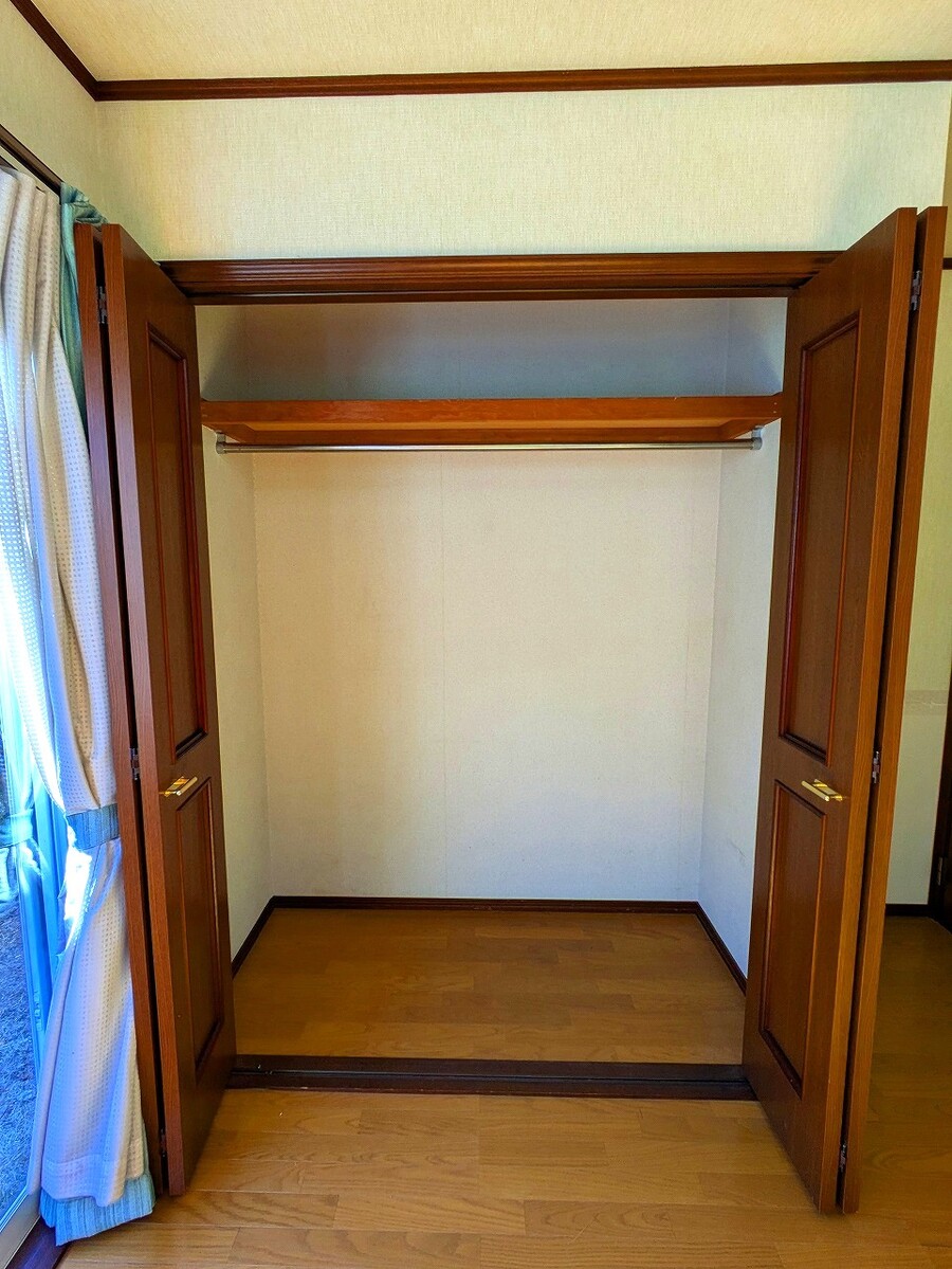 1F　南東洋室南東収納