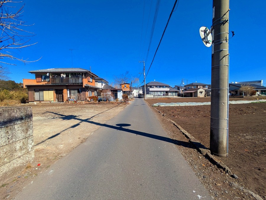前面道路　東側