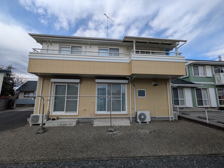 2016年に屋根・外壁塗装済みで綺麗な外観（南側より撮影）