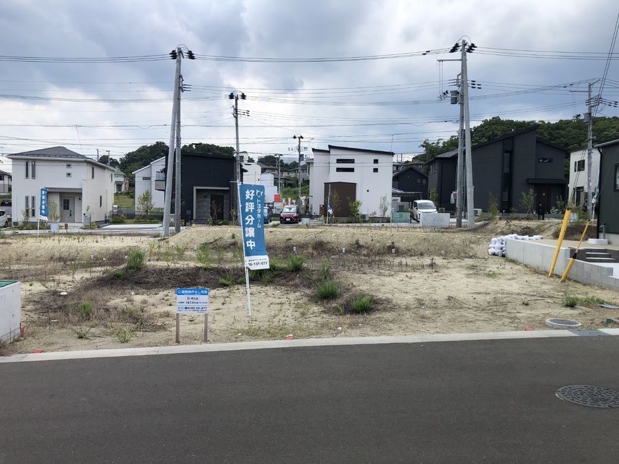 泉中央駅が最寄り駅の邸宅街。子育て世代に嬉しい商業・教育施設が凝縮された泉中央が生活の舞台です。