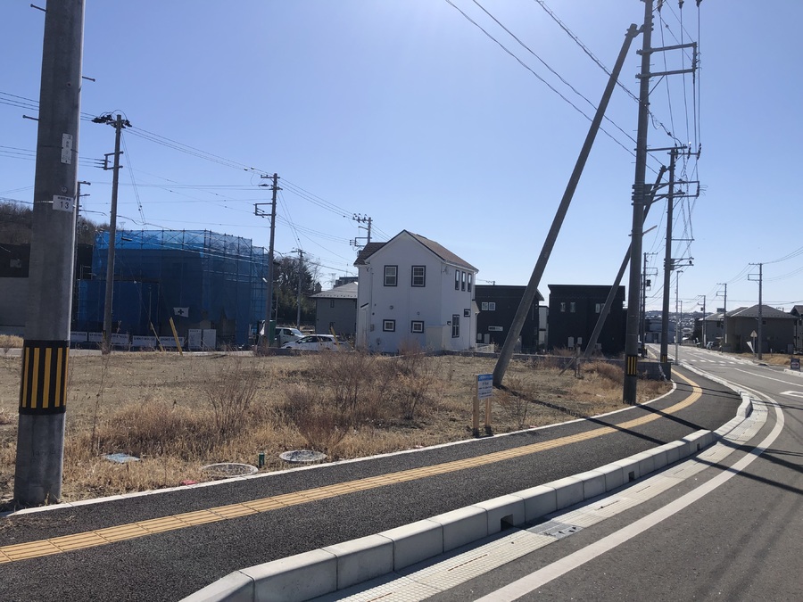 外構ガイドラインが統一されている分譲地なので、綺麗な街並みになります