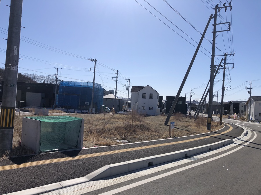 目の前にゴミ捨て場があるので、毎日のゴミ出しも楽々です。