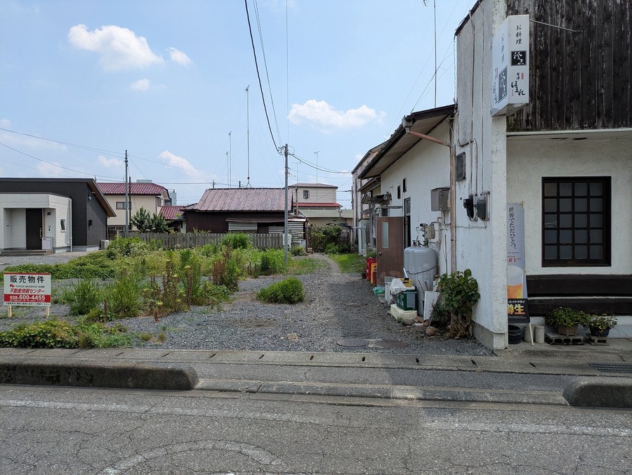 前面道路　西側