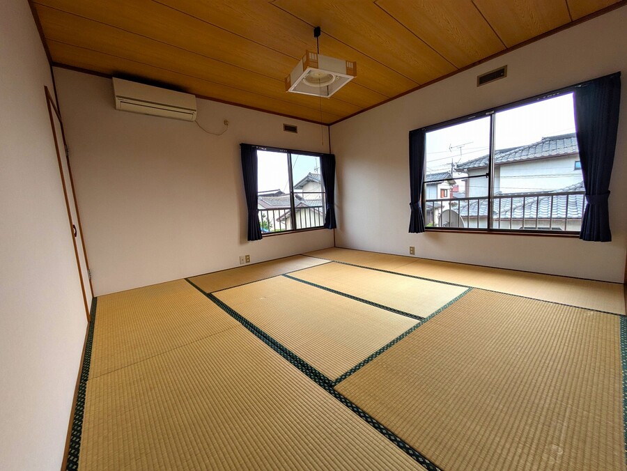 2F東側和室は8帖ありゆったりしています