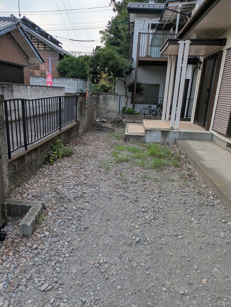 南側のお庭はリフォームして駐車場にもできます
