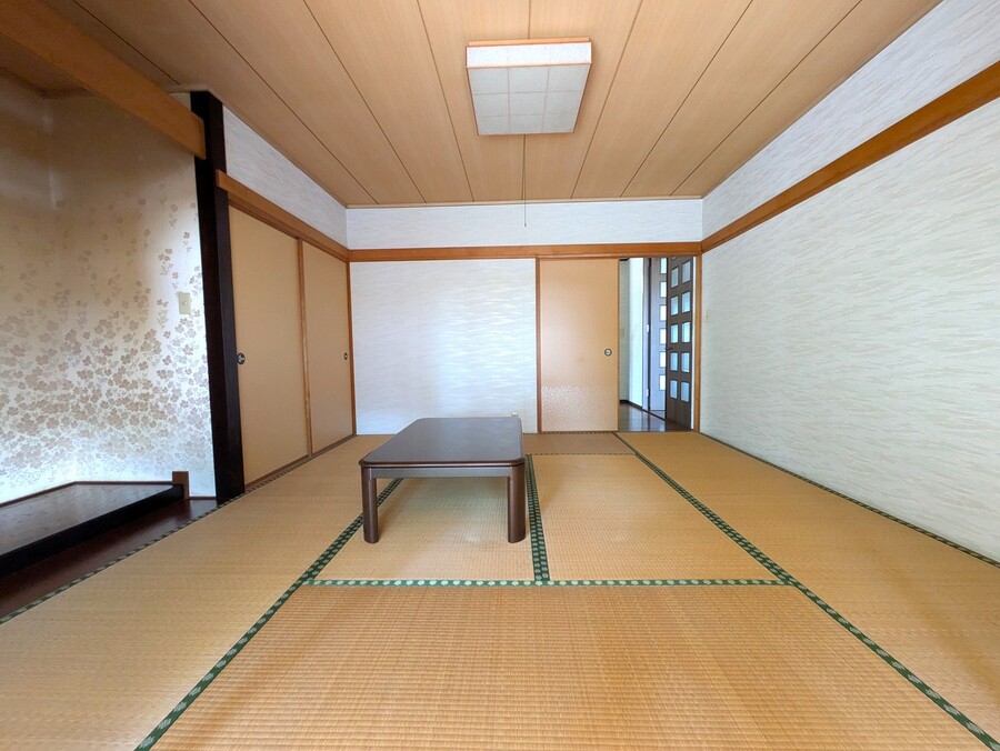 ゆとりのある和室8帖（広縁付き）