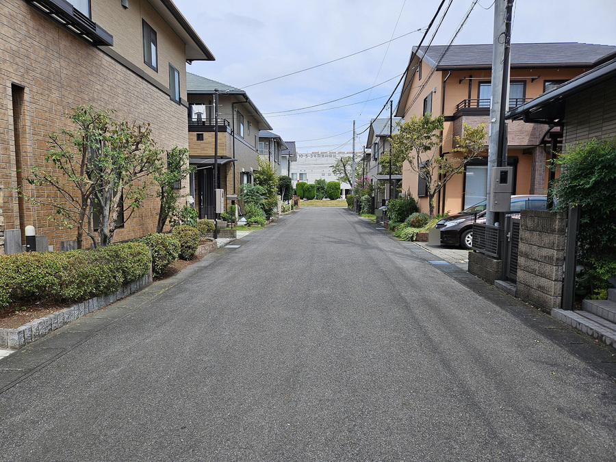 前面道路　東側