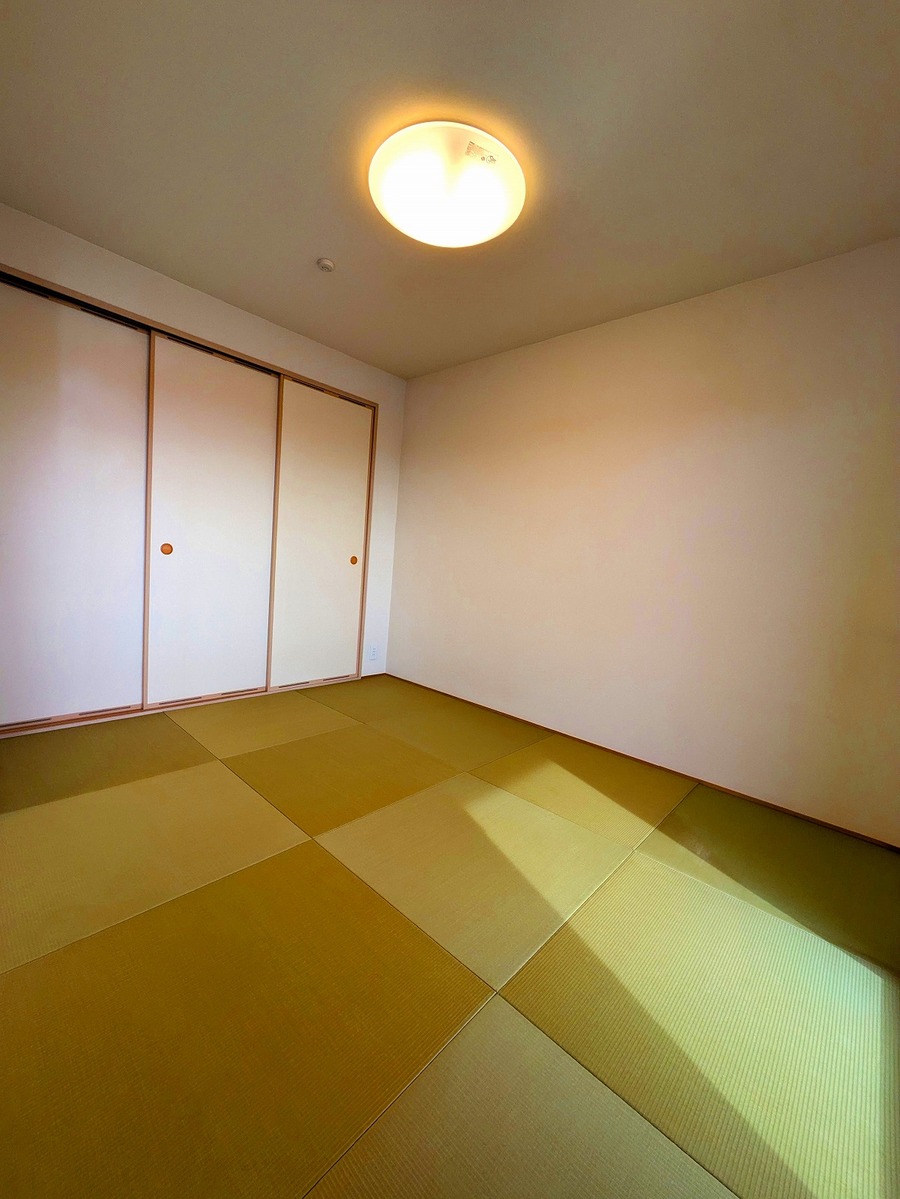 リビング隣接和室