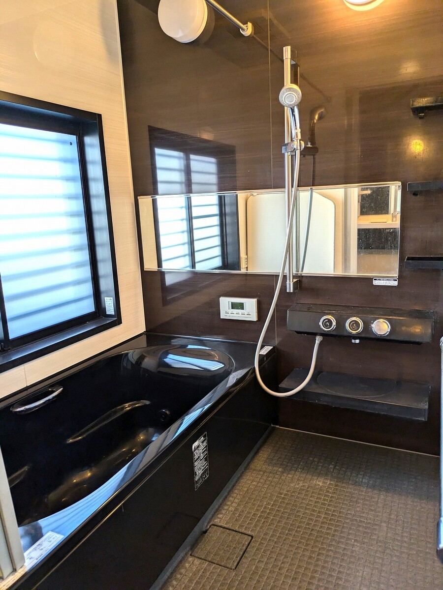 2015年リフォーム済の1F浴室