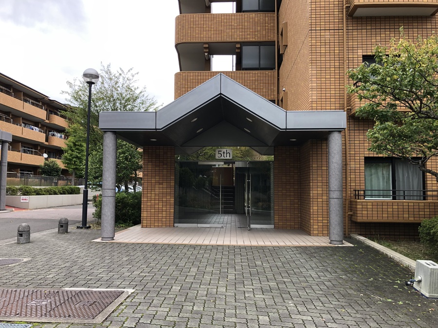 清潔感のあるエントランスです。