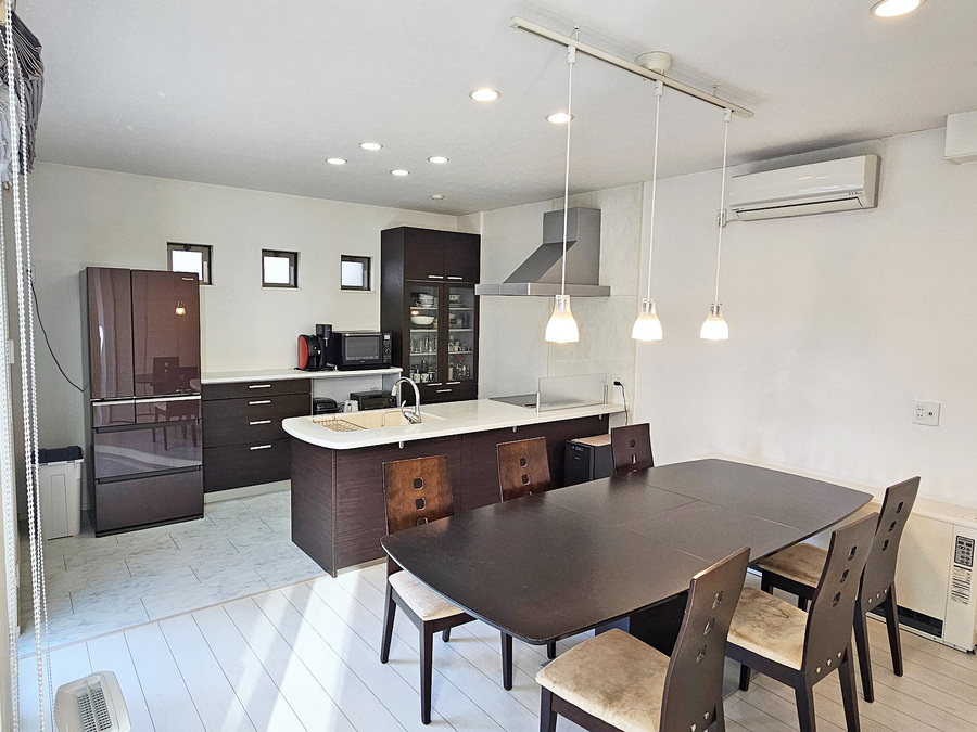 約13帖のダイニングキッチン