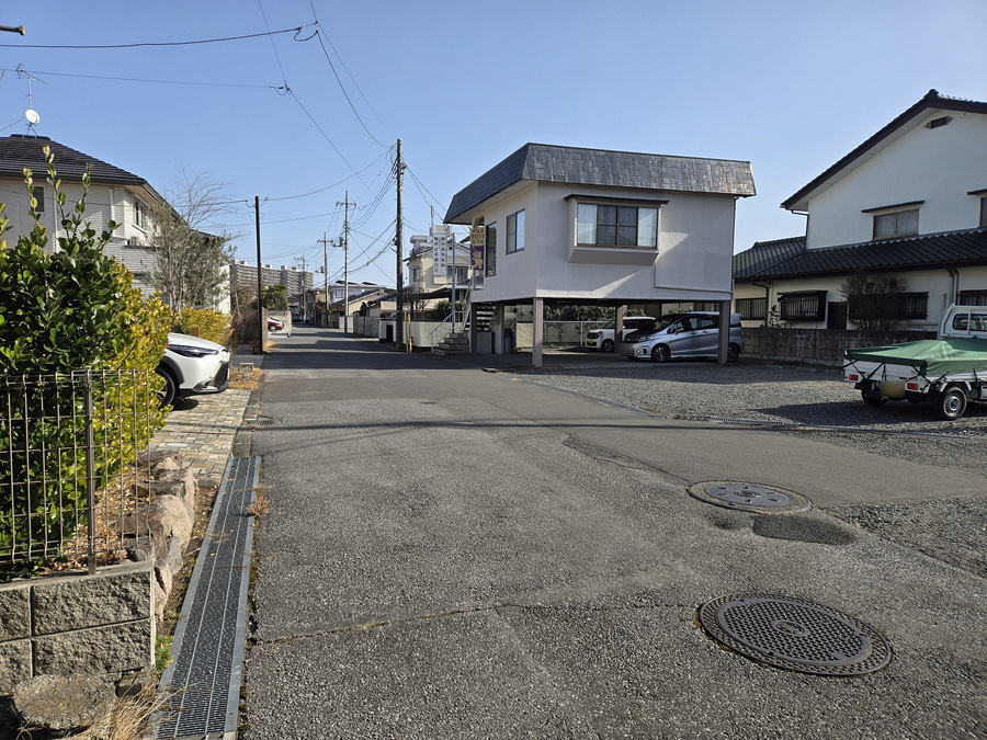 前面道路　東側