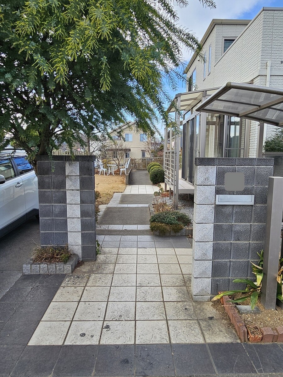 玄関アプローチ