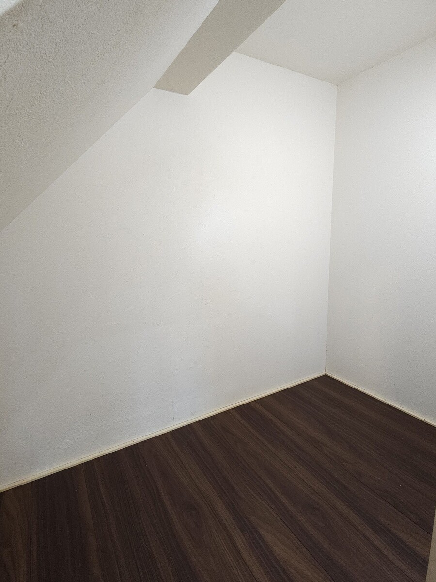 キッチン横階段下収納