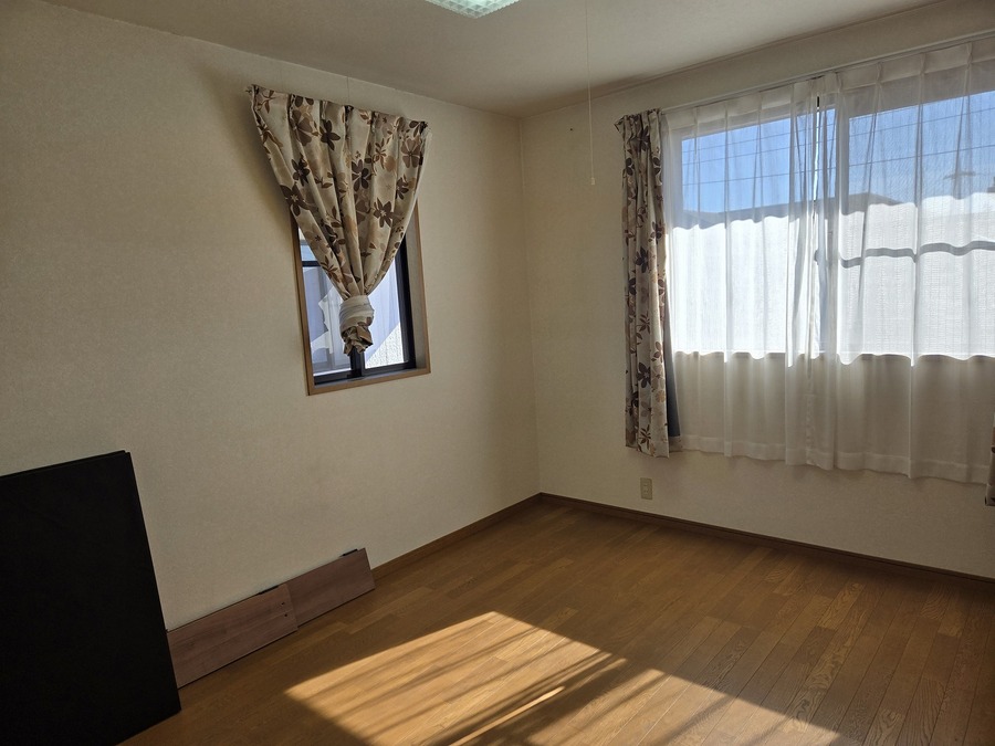 2F　洋室　南東角