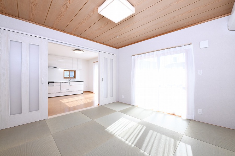 ダイニングと一体感のある和室