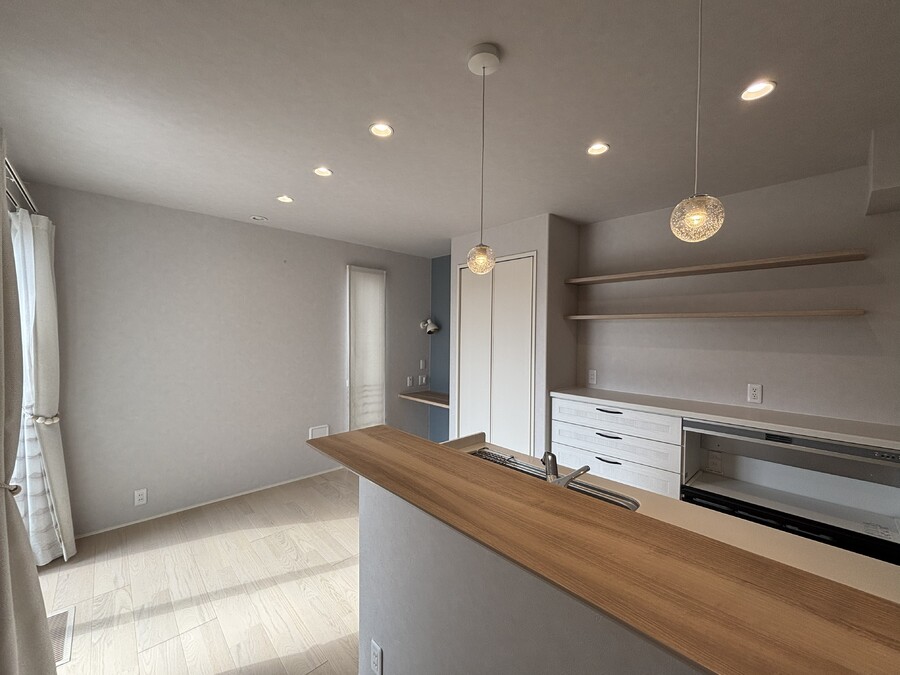 ダイニング　※壁クロス貼替実施