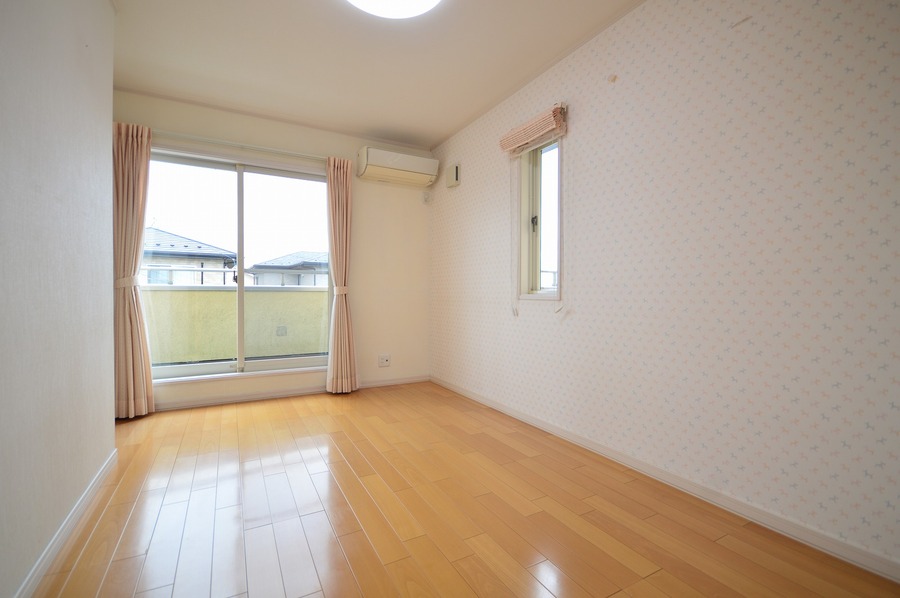 ２階南東側洋室