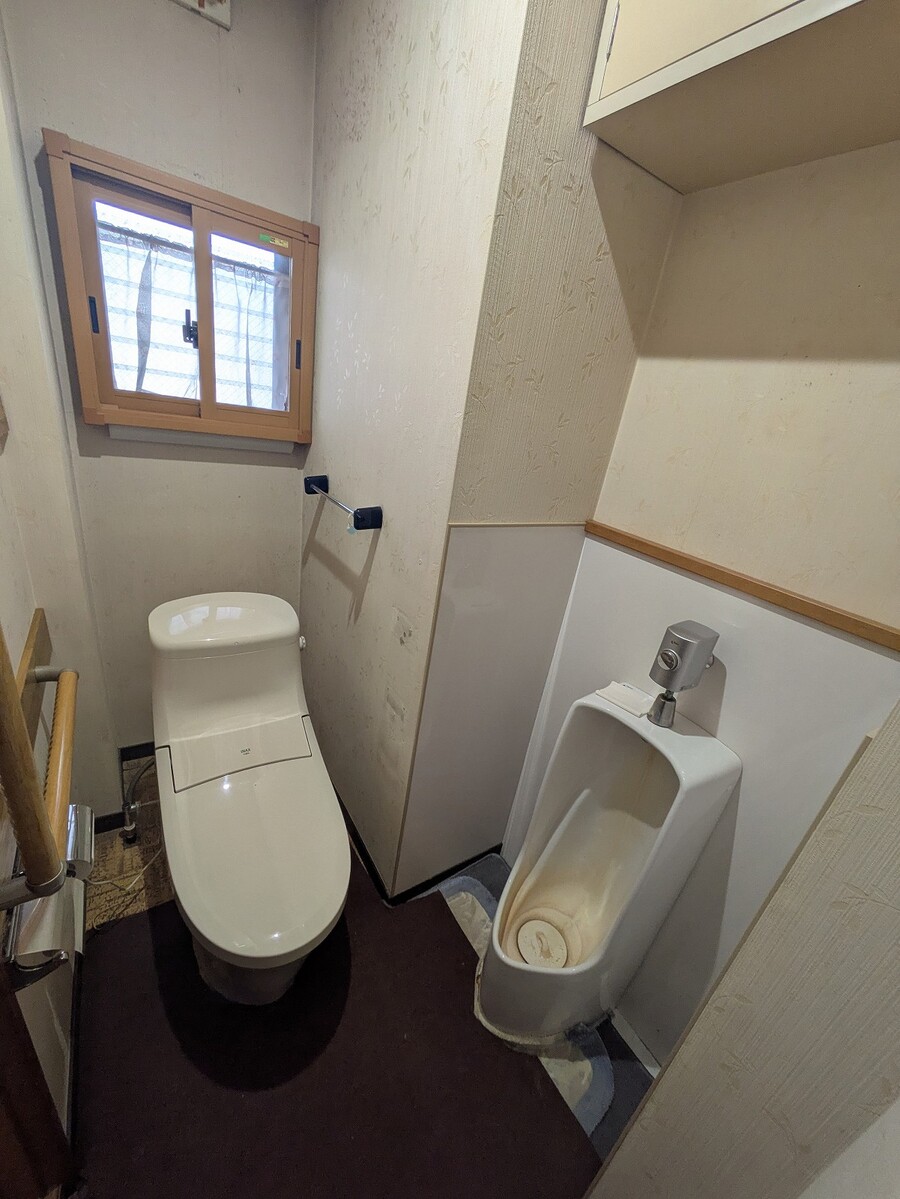 1Fトイレは男性専用の便器もあります