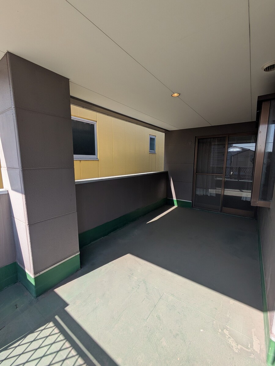 雨の日も安心の2Fインナーバルコニー