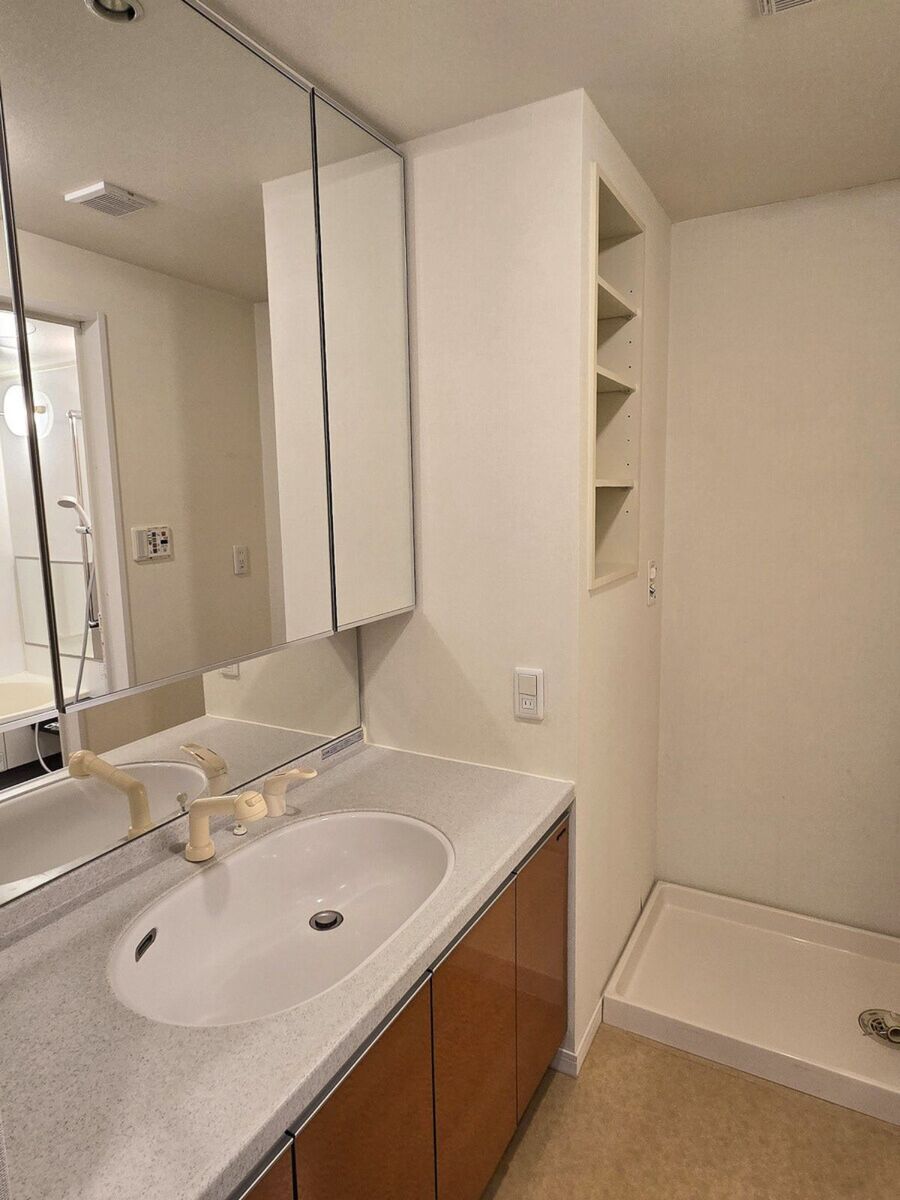 洗面脱衣室(水栓のみ交換予定)