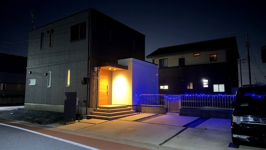 外観-夜