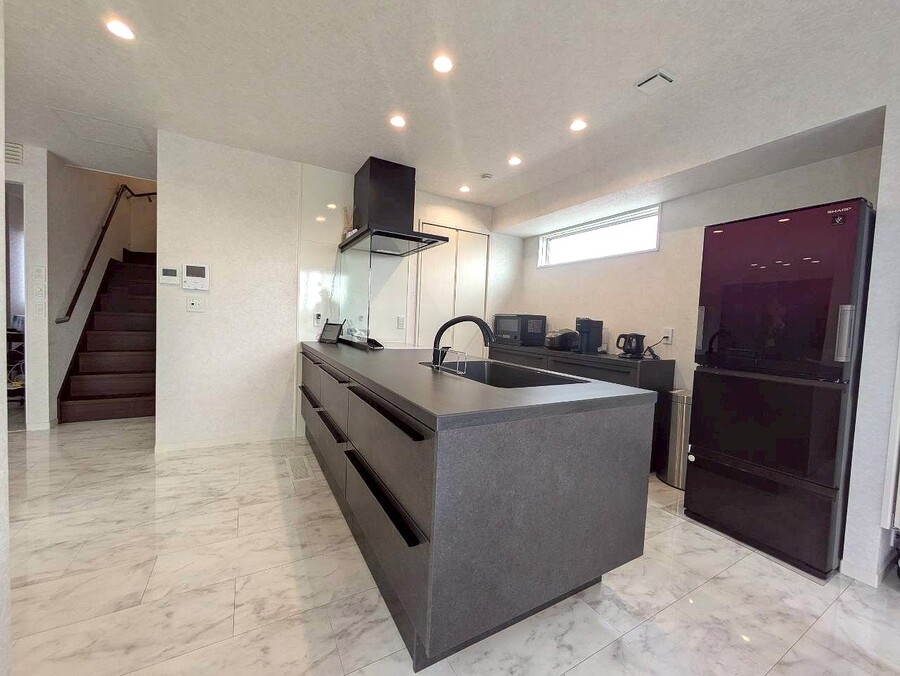 キッチン 収納量豊富なタイプを採用