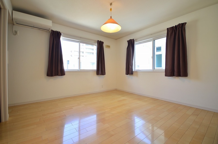 2階北東側寝室8.5帖