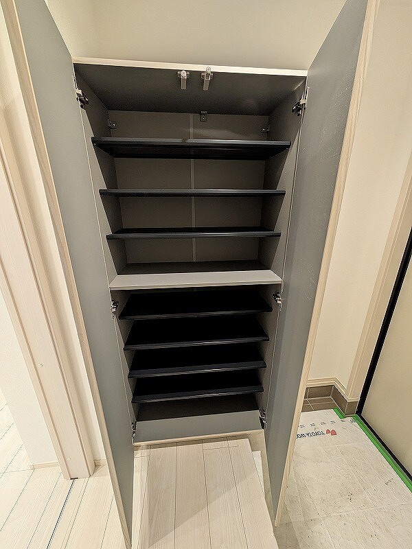 103号室　下足入れ