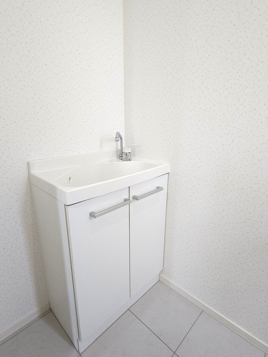 1階トイレには手洗い器がございます