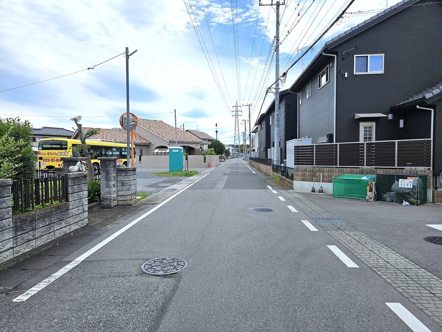 北側前面道路