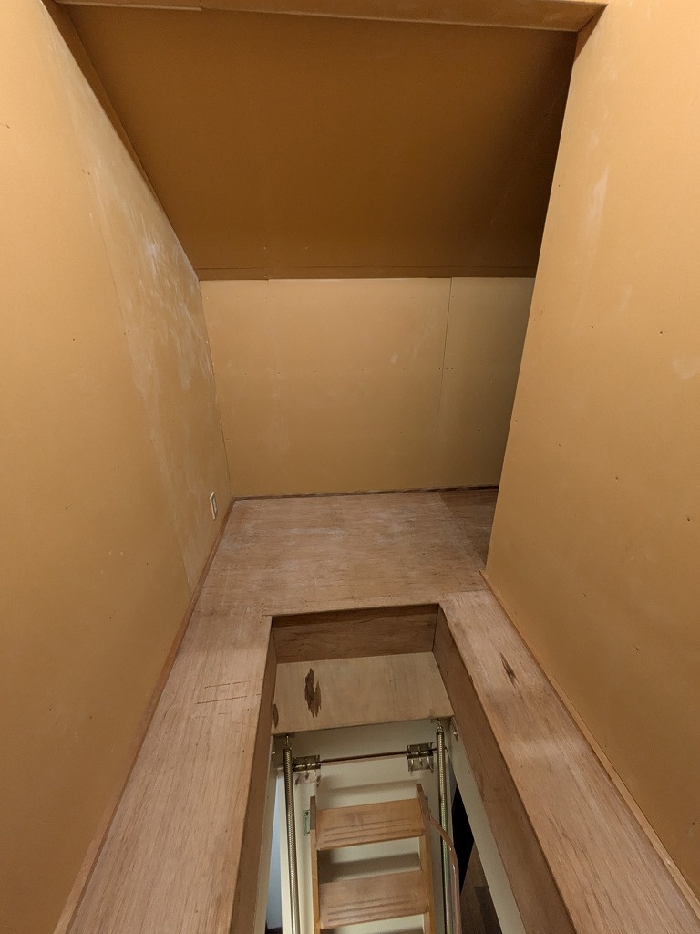 小屋裏収納