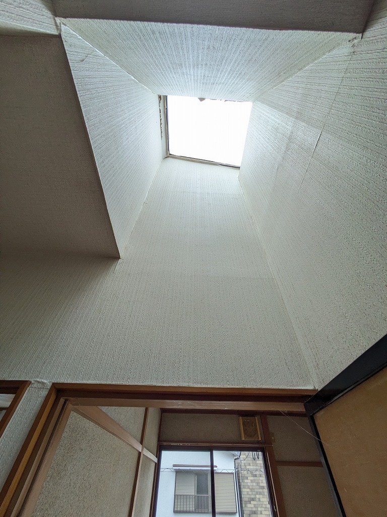 2F階段ホール　天窓