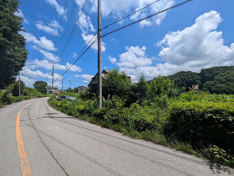 西側前面道路