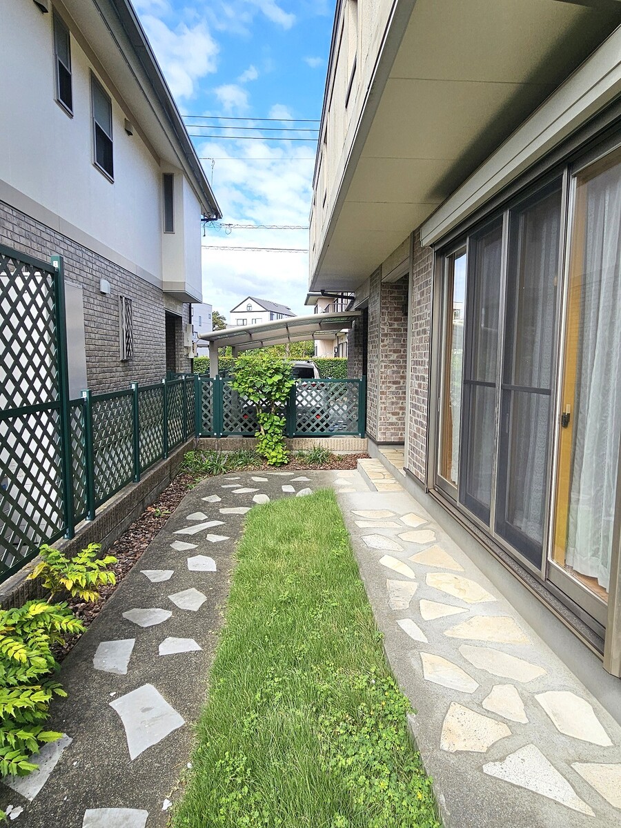 玄関アプローチ