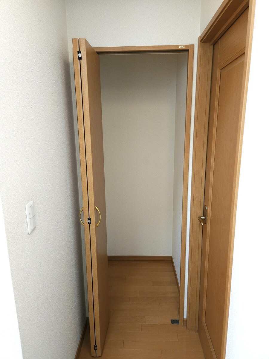 2階ホール収納