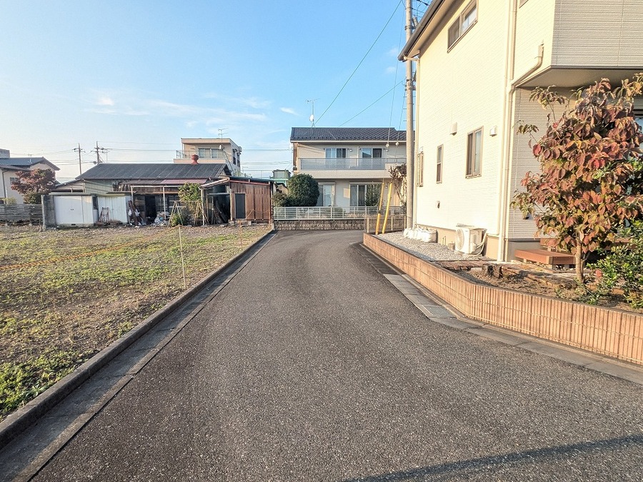 前面道路　東側