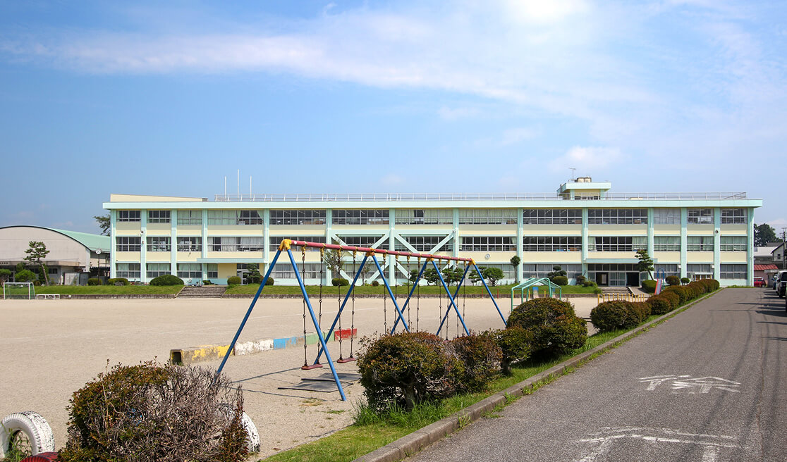 岡本西小学校の画像